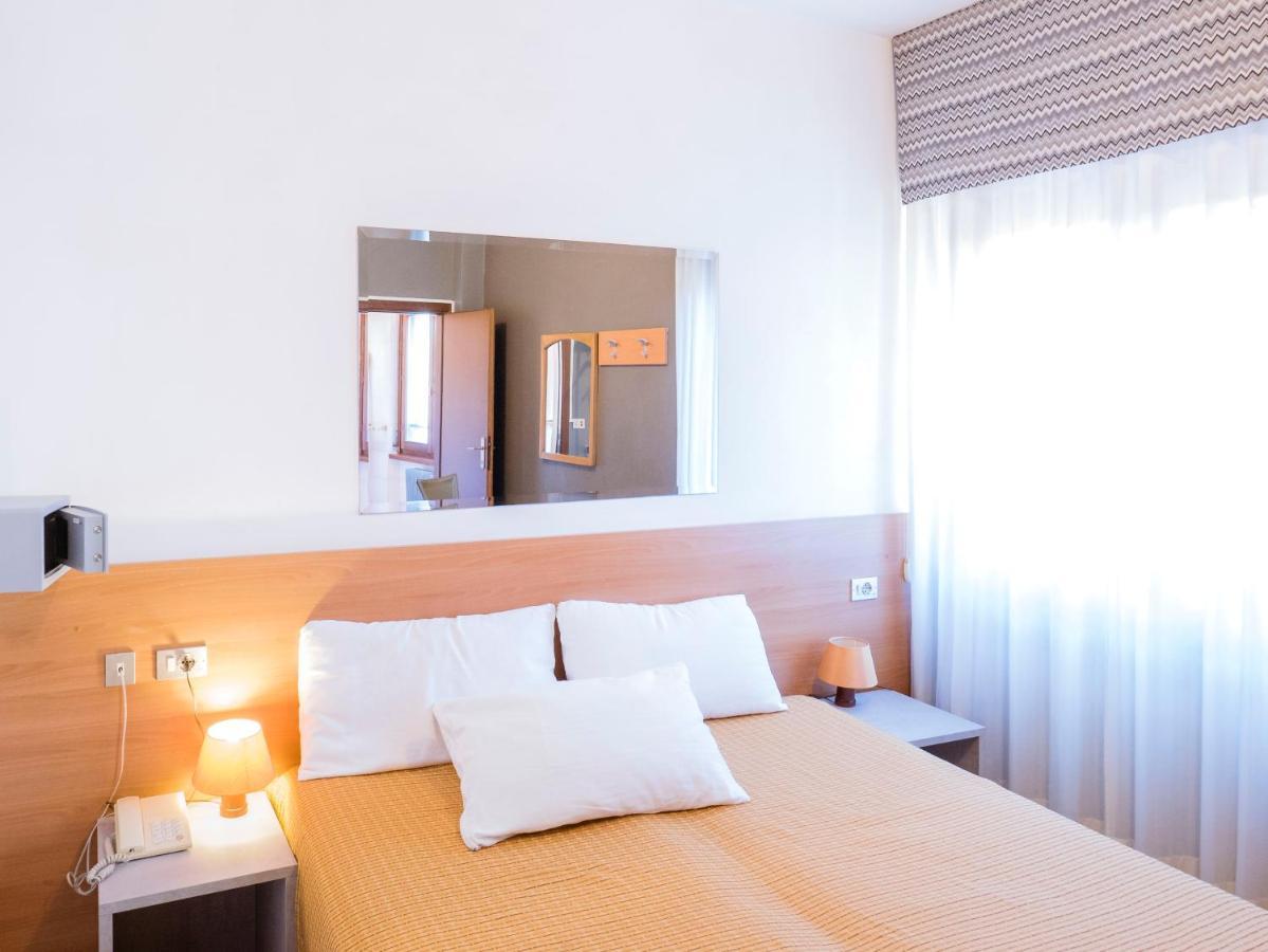 Hotel Doria Nago-Torbole ภายนอก รูปภาพ