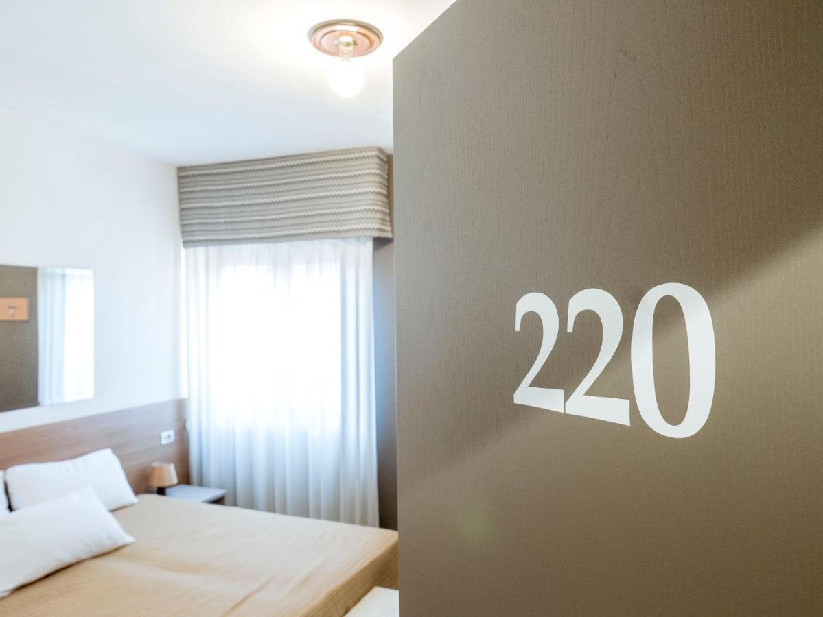 Hotel Doria Nago-Torbole ภายนอก รูปภาพ