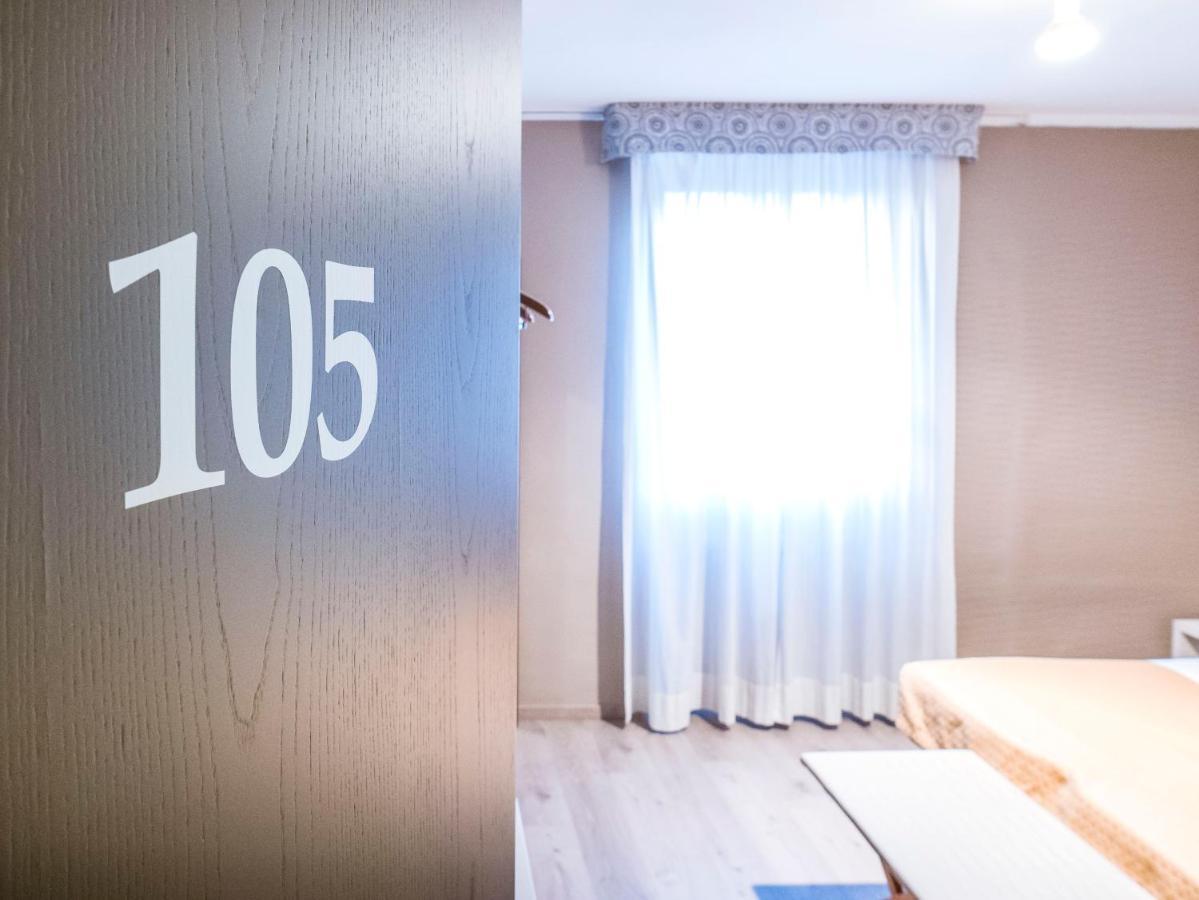 Hotel Doria Nago-Torbole ภายนอก รูปภาพ