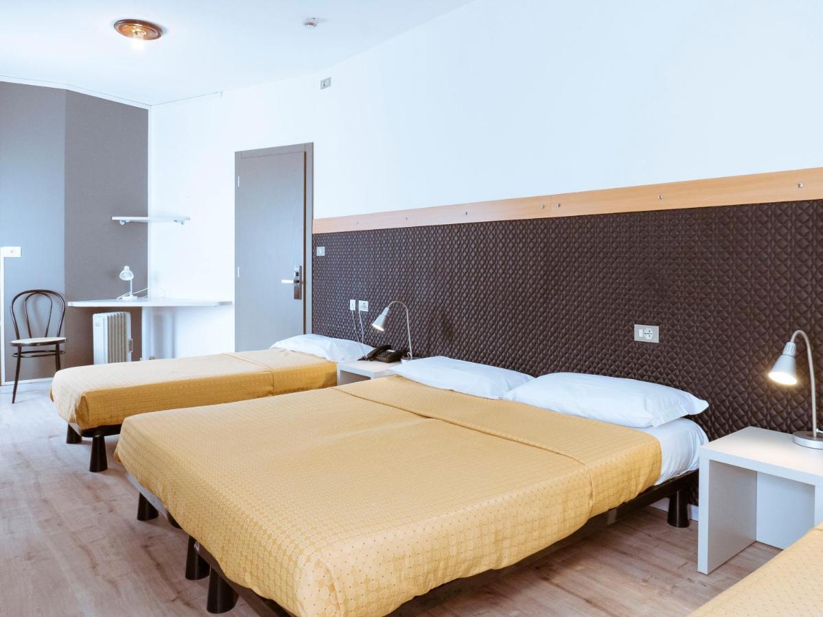 Hotel Doria Nago-Torbole ภายนอก รูปภาพ