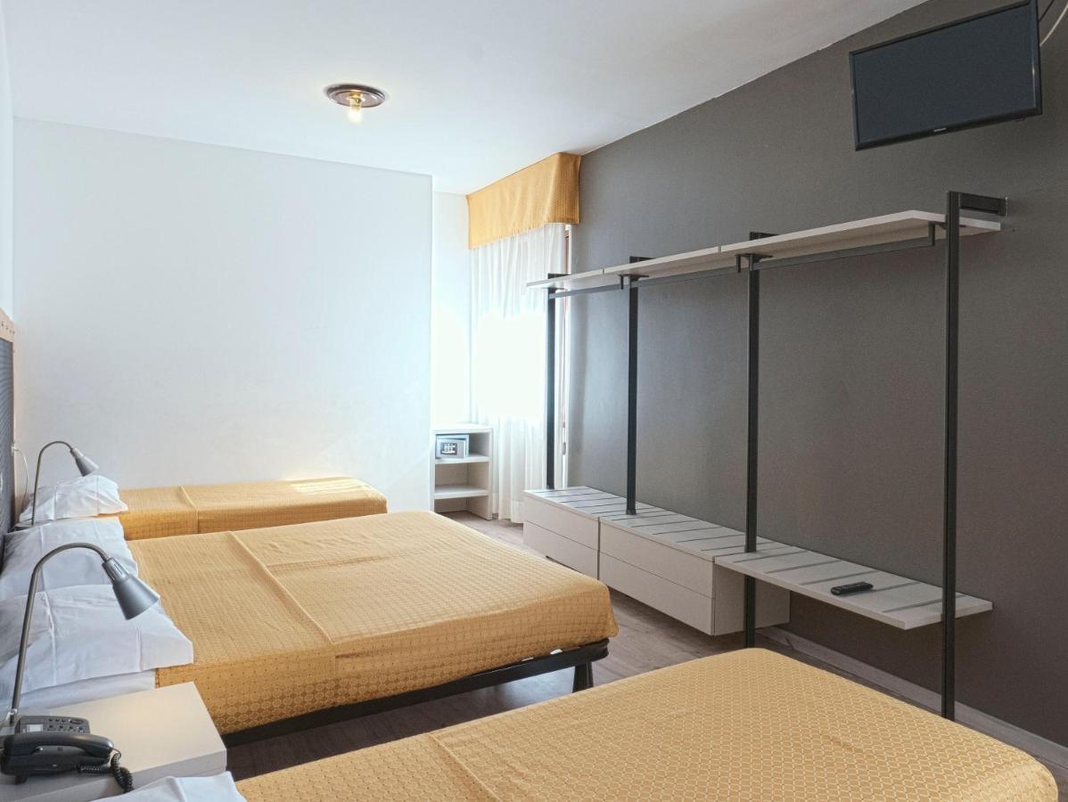 Hotel Doria Nago-Torbole ภายนอก รูปภาพ