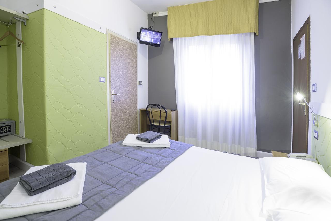 Hotel Doria Nago-Torbole ภายนอก รูปภาพ