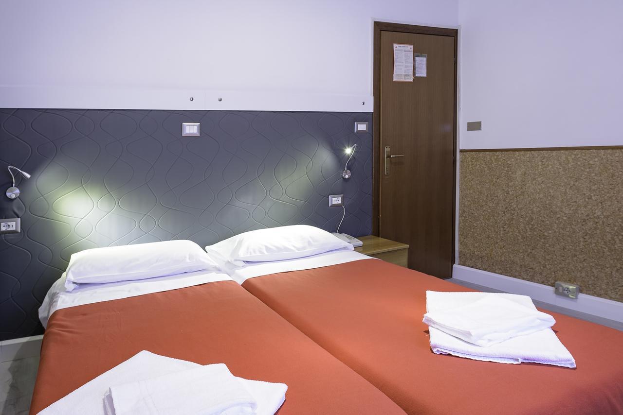 Hotel Doria Nago-Torbole ภายนอก รูปภาพ