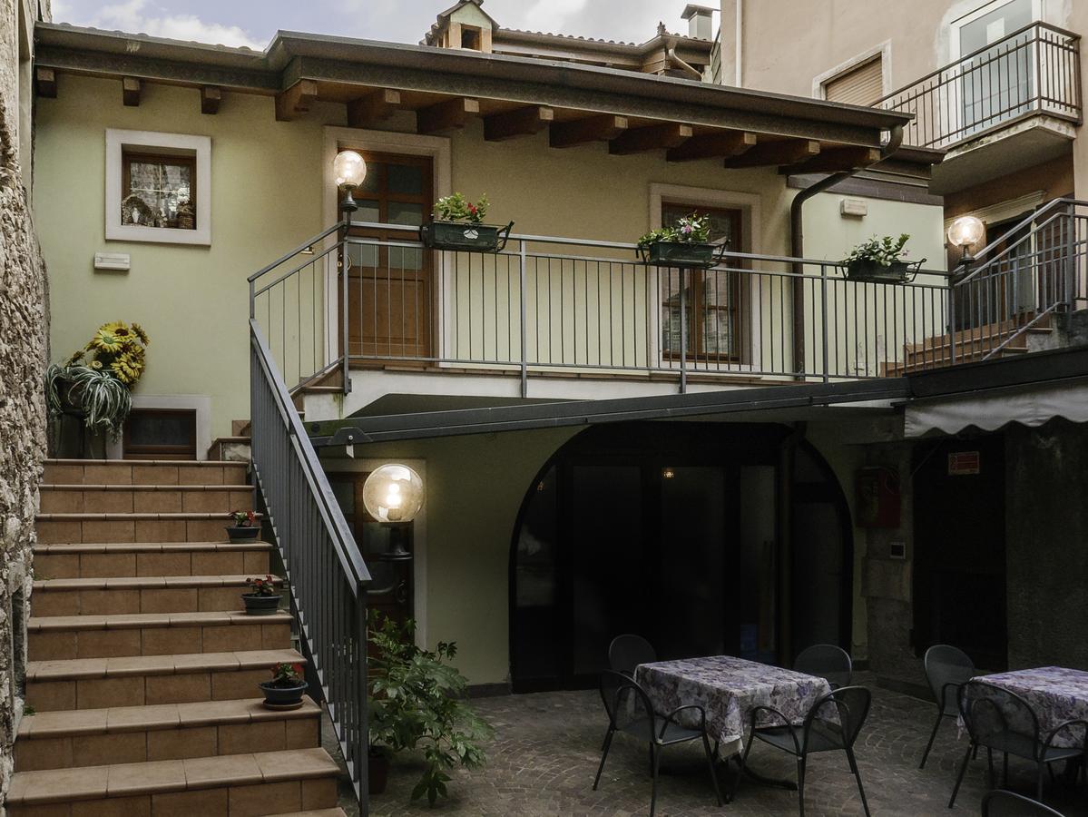 Hotel Doria Nago-Torbole ภายนอก รูปภาพ