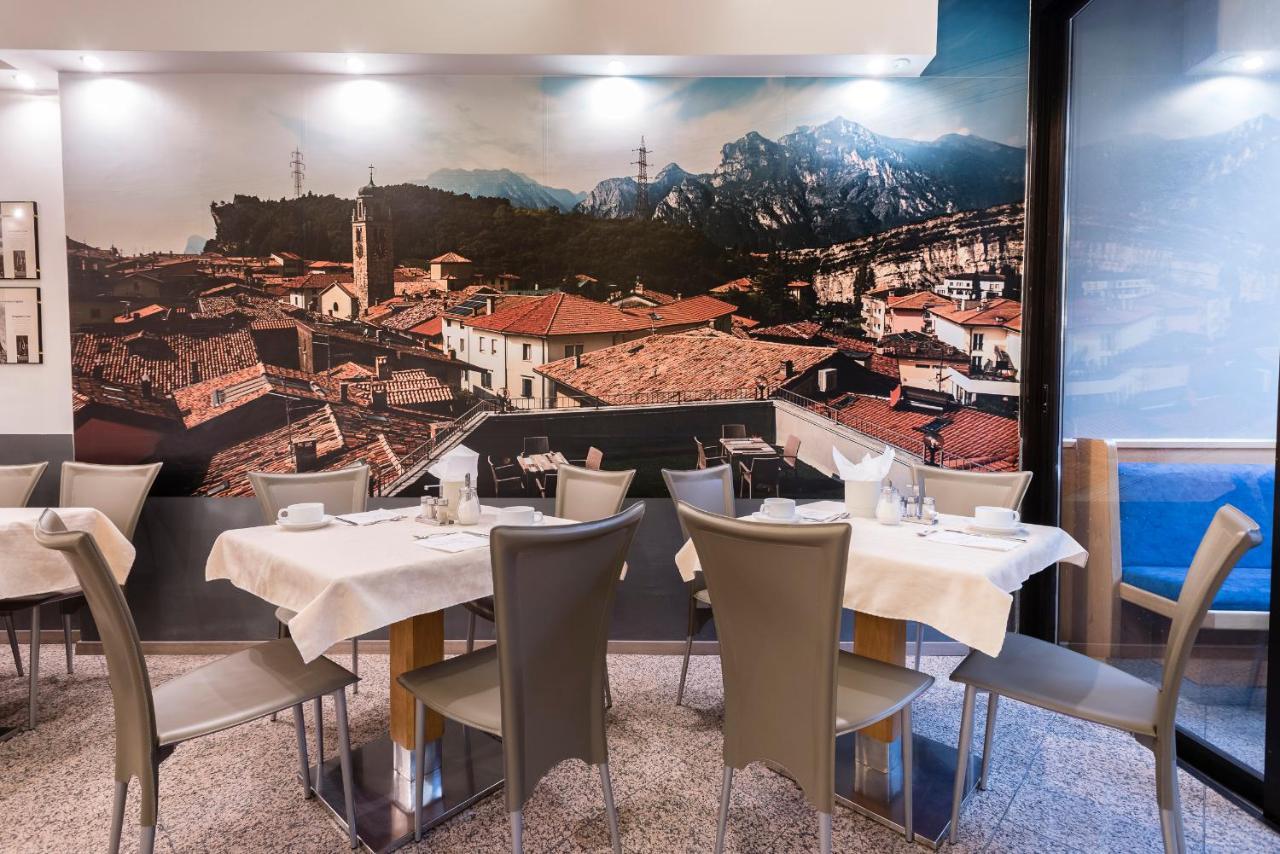 Hotel Doria Nago-Torbole ภายนอก รูปภาพ